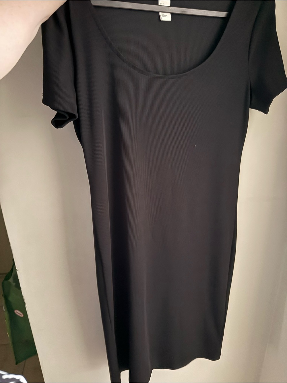 H&M Black Scoop Neck Short Sleeve Dress